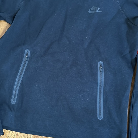 NWT Nike Black Hoodie - Picture 2 of 6